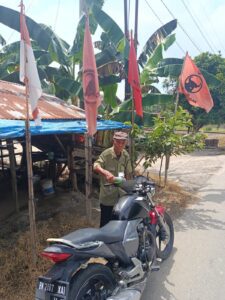 Kader Militan PDI Perjuangan Hidup Sederhana: Muhammad Idris Bertahan Hidup dengan Berjualan Bensin