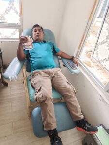 Kepala Sekolah YAPIM Sei Bamban Donor Darah Pertama Kali di RSU Sultan Sulaiman