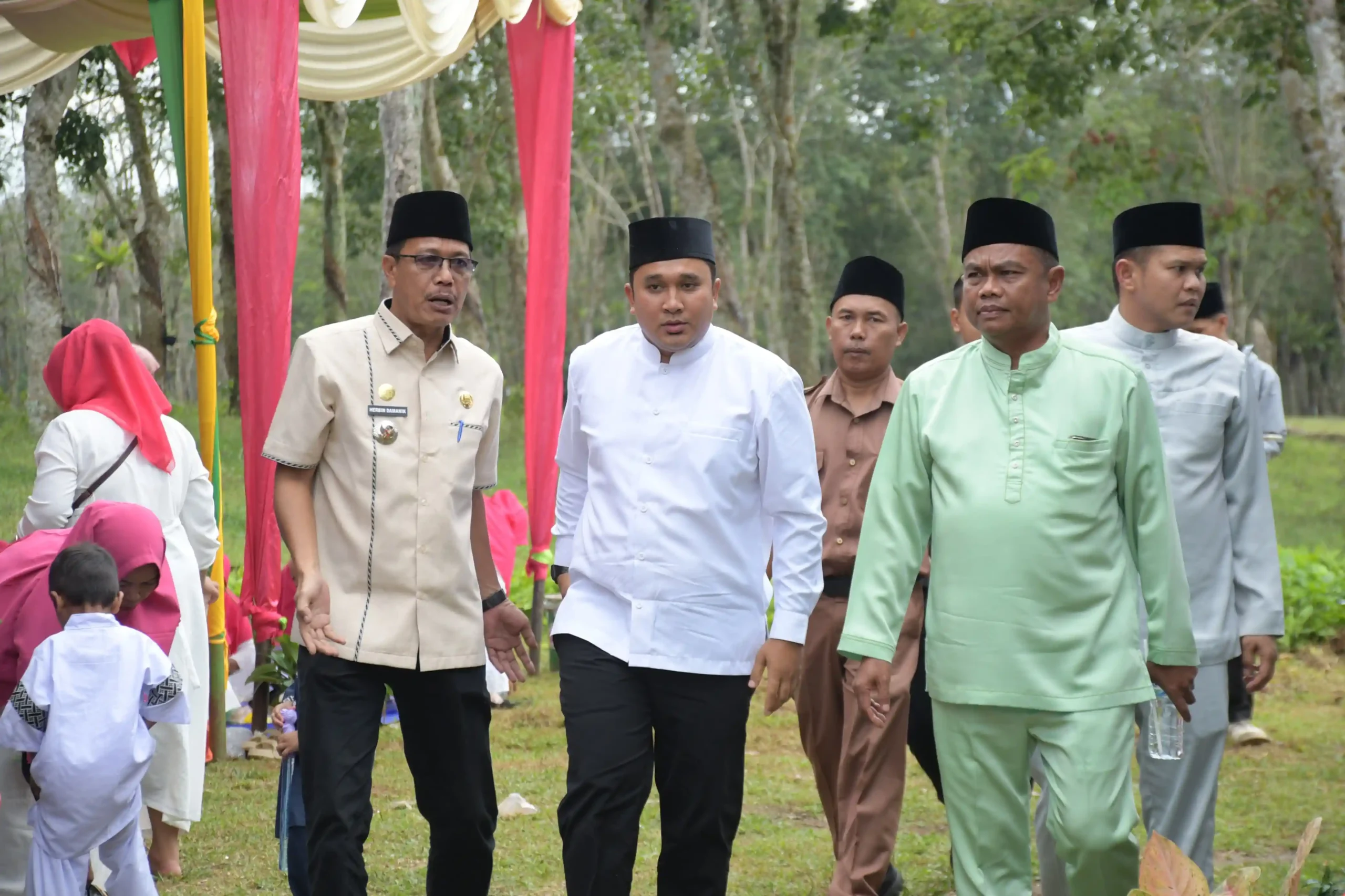 Ribuan Muslimah Hadiri Pengajian Dambaan di Desa Tinokkah Kecamatan Sipispis