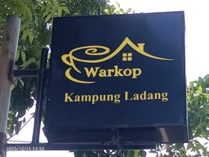 Warkop Kampung Ladang, Tempat Nongkrong Asri di Tengah Perkebunan Sawit Lonsum
