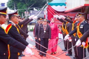 KAPOLRES ASAHAN PIMPIN KORPS RAPORT KENAIKAN PANGKAT DAN PELEPASAN PURNA BHAKTI PERSONEL POLRES ASAHAN